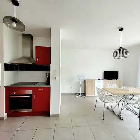 Beau T2 Moderne Avec Piscine, Garage, Proche - - Fr-1-794-132 Apartmán