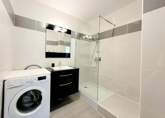 Beau T2 Moderne Avec Piscine, Garage, Proche - - Fr-1-794-132 Apartamento *